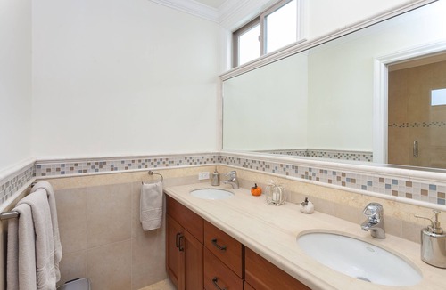 Central Richmond House | Beautiful Large Furnished Single Family Home, 1 1/2 blocks to Golden Gate Park