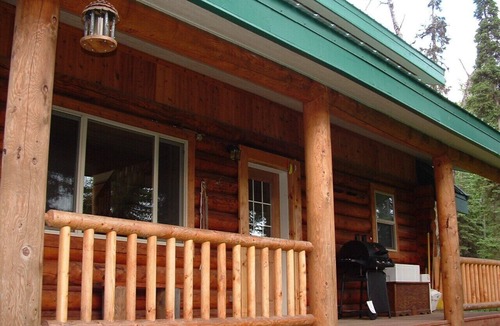 Sterling Cabin | Beautiful Log Cabin Retreat. Access Kenai River-Bings Landing State Park