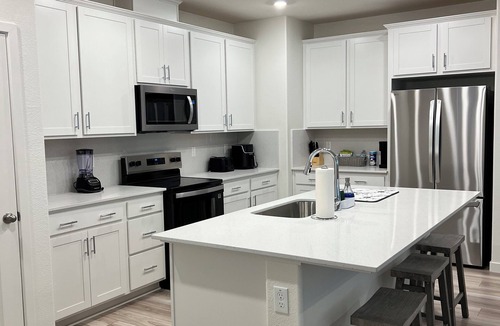 Elk Grove House | Beautiful New Home in Elk Grove - Cool Getaway