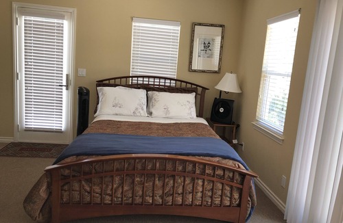 Estates House | Beautiful private guesthouse in upscale neighborhood