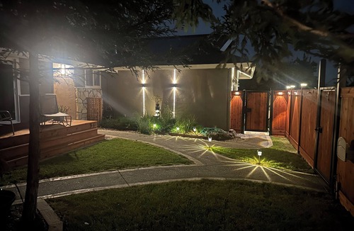 Novato House | Beautiful private secure quiet 3-bedroom house w/pool jacuzz garage and WiFi