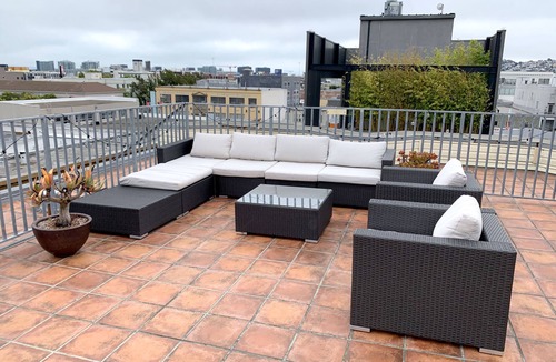 South of Market Condo | Beautiful & Sunny 2 Bedroom Apartment - w/Private Parking, Roof Deck, Laundry!