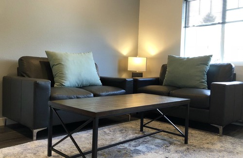 Sitka Apartment | Beautiful Three Bedroom, Two Bath with Mountain Views
