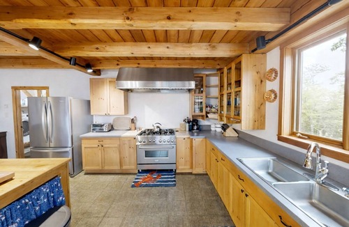 Sebascodegan Island House | Beautiful timber framed home with comfortable furnishings, on the ocean and close to Brunswick!