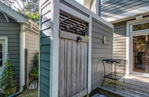 The Pines House | Beautifully appointed home with Private Pool and Dog Friendly