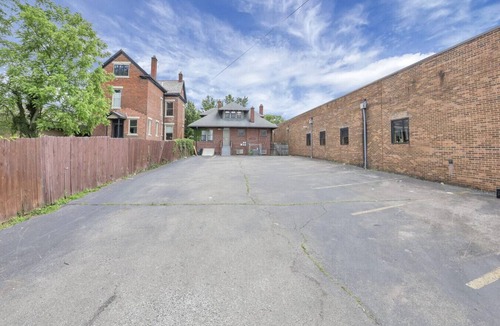Merion Village House | Beautifully renovated brick home one block from German Village