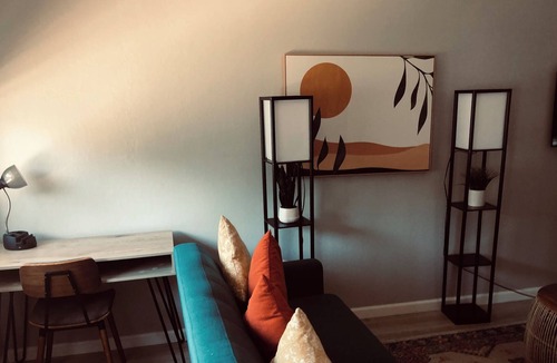 Belmont Apartment | Belmont Hills, Private 1-BR fully furnished apartmentn2239 Village Ct, #4
