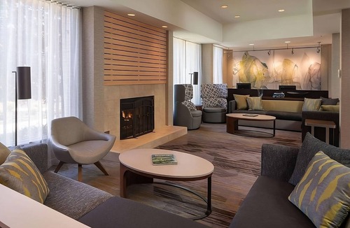 Pleasant Hill Hotel | Best Value, Quality Stay! Pet-Friendly, Close to Coco Island and Walden Park!