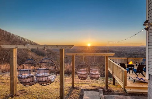 East Ellijay House | Best Views, Golf/Theater/GameRoom/HotTub7min to Town