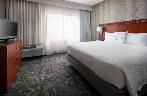 Camelback East Hotel | Better Choice For Your Vacation! Pet-Friendly, Short Drive to Copper Square