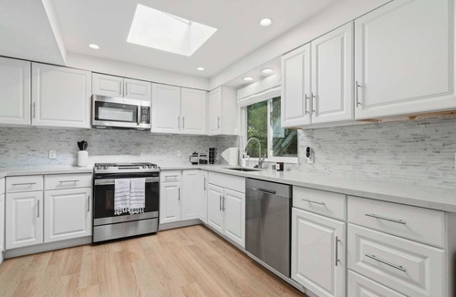 Beverly Glen House | Beverly Hills 2BR | Pool + Canyon Views | C&C