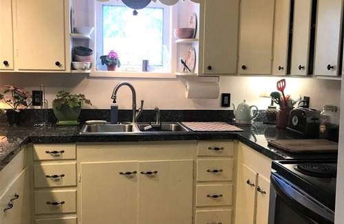 College Hostel | Billie's Backpackers Hostel