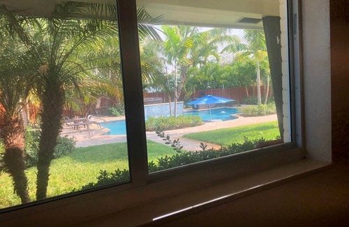Wilton Manors House | Billy's Resort -Men only-Clothing optional-Voyeur Bungalow