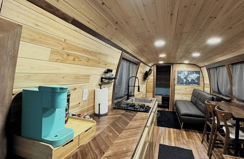 Badger Apartment | Birch Bus in North Pole