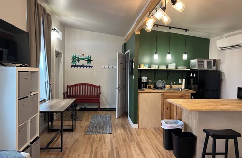 Homer Cottage | Bird and Beach Guesthouse- beachfront studio cottage in Old Town Homer