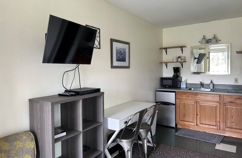 Indian Hotel | Bird Creek Motel