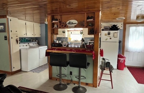 Belgrade Cabin | Black Bear Cottage 2-bedroom cabin in Belgrade perfect for a relaxing getaway