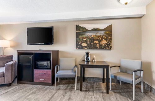 Orono Hotel | Black Bear Inn, an Ascend Collection Hotel