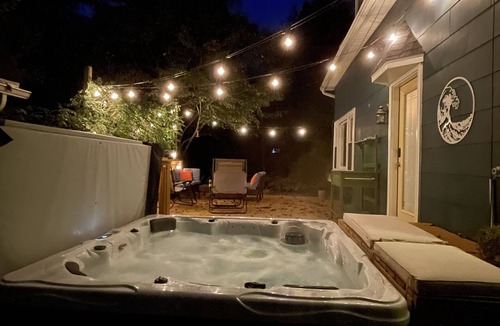 Yellow Springs House | Blue Dream: Romantic Getaway with hot tub, sauna, fireplace. Near downtown.