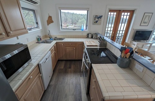 Sebascodegan Island House | Blue Lobster! 2-BR/1.5 BA with Heat, AC, Deck and Seasonal Dock in Harpswell