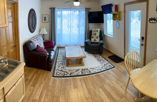 Anchorage Cabin | Blue Moose Cottage - A peaceful paradise of Alaskan awe and allure.