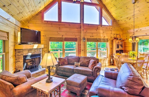 Vein Mountain House | Blue Ridge Mountain Gem w/Deck & Community Perks