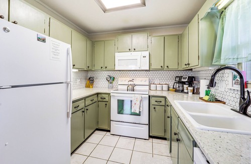 Charter Hills Cabin | Blue Ridge Mtn Cabin: Hot Tub & Mountain Views
