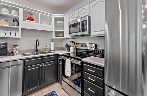 Frank House | Blue Ridge View | Pet Friendly, Deck, Grill + EV Charger