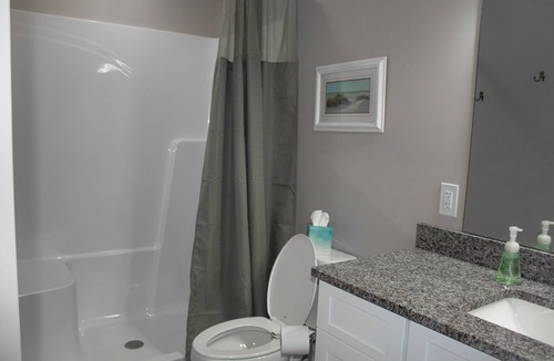 Crittenden House | Blue Stone #1 1 mile from HWY 75. 15 minutes from the ARK Encounter