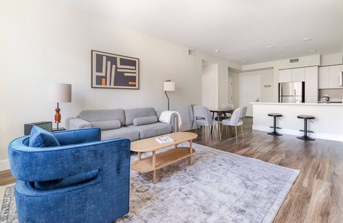 Centerville Apartment | Blueground | Centerville, pool, nr Central Park
