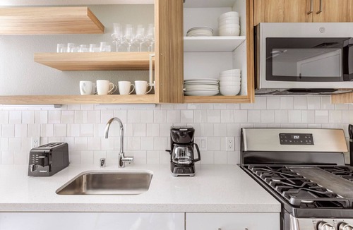 Downtown Berkeley Apartment | Blueground | Downtown Berkeley, rooftop, nr UC Berkeley
