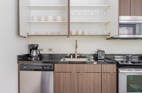 The Villas Apartment | Blueground | Valley Fair, pool, nr Santana Park