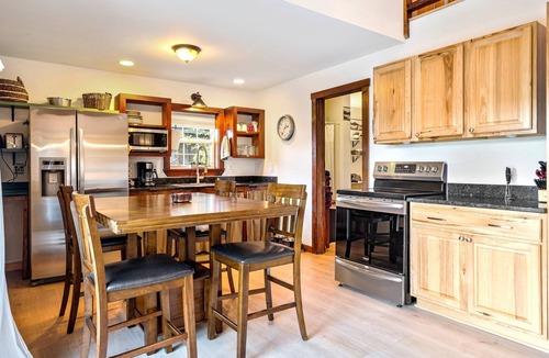 Belgrade Cottage | Boat launch and Trailer parking, Dog Friendly, Lake Great Pond