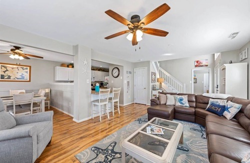 Rehoboth Beach House | BOOKING SUMMER 2026 NOW! REHOBOTH BEACH 5 BDR, SLEEPS 10+, <2 MILES FROM BEACH