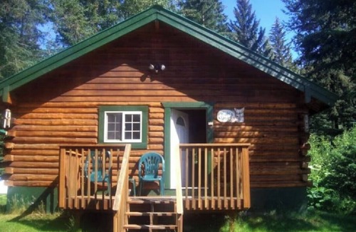 Bear Creek Cabin | Box Canyon "Wolf's Den Cabin" - 2 bed, WIFI