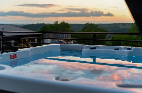 Omaha Ski Chalet | Branson A-Frame | LakeView·HotTub·Pool