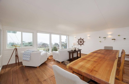 Moss Beach House | Bright and airy beach vacation spot- perfect for families and ocean views