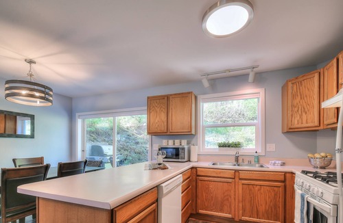 West Juneau House | Bright, open concept townhouse with gorgeous view of downtown Juneau!