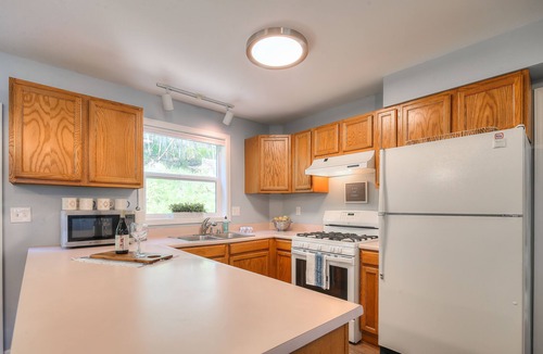 West Juneau House | Bright, open concept townhouse with gorgeous view of downtown Juneau!