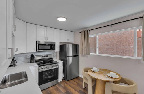 Olde Towne East Apartment | Bright Studio Walkable Olde Towne East Parking