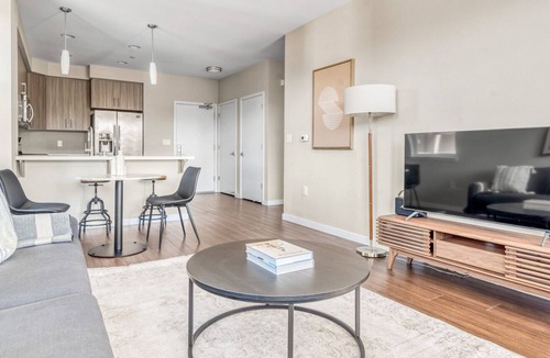 Sunnyvale West Apartment | Bright Sunnyvale 1BR w/ Pool, W/D & Gym, near FB & Google, by Blueground