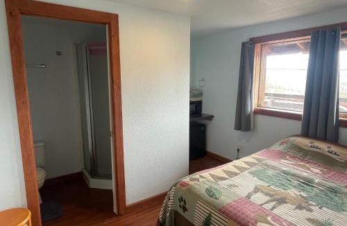 Indian Hotel | Brown Bear Saloon & Motel