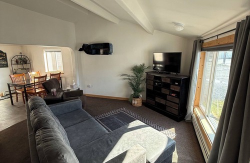 Kodiak Apartment | Budget Conscious Family Friendly Vacation Rental
