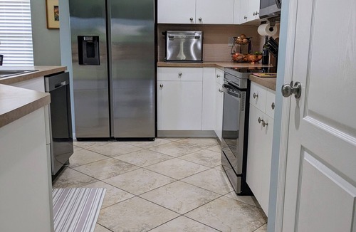 Trafalgar House | Bula House is the Perfect 3 Bedroom Home - Adjacent to Palmetto-Pine Golf Course