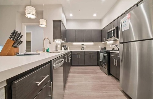 Menlo Park Apartment | Business Traveller Friendly w/Free WiFi | Menlo Park by GLS