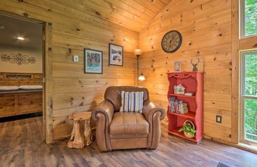 Butler House | Butler Cabin on 19 Acres w/Hot Tub & Fire Pit!