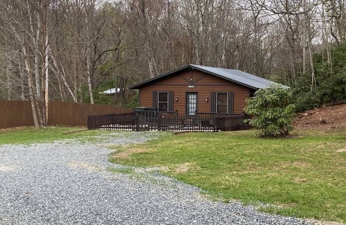 Newland Cabin | C & D’s Cozy Cabin