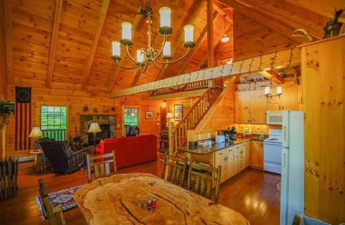 Butler Cabin | Cabin - 66 acres - Frog Water Tree Farm