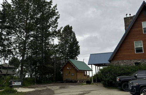 Salamatof Cabin | Cabin Overlooking the Beautiful Cook Inlet