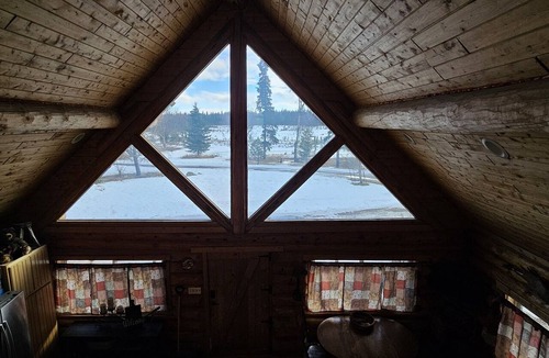 Cohoe House | Cabin with Privacy and View - Moon Ridge Lair